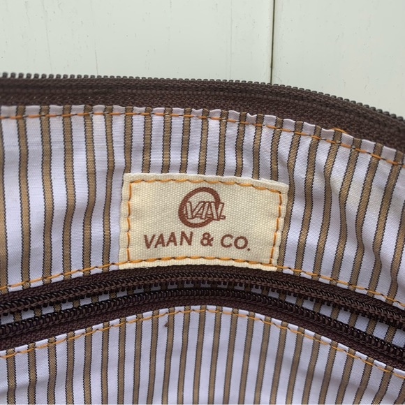 VAAN & CO. Nomad Athens Crossbody - Picture 5 of 16